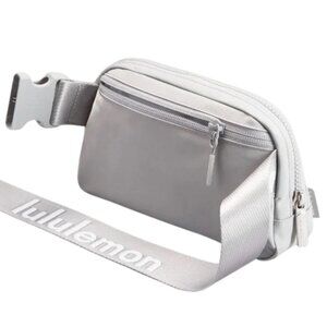 🆕  Lululemon Belt Bag Silver Drop White Wordmark 1L NWT RARE